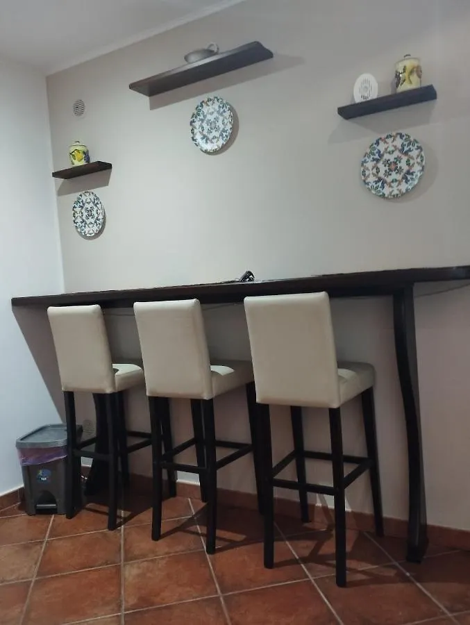 Khalisa Grazioso Appartamento A Taormina Daire